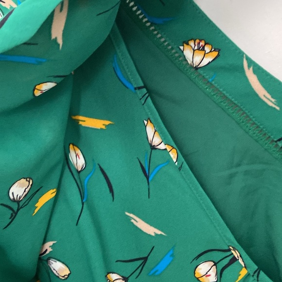 NWOT Beautiful summer dress green with tulips - Picture 9 of 11